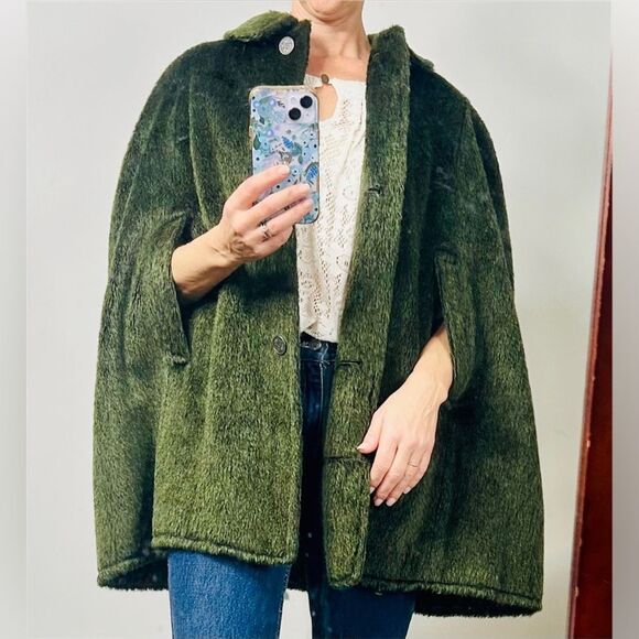 Mid-Century Europe Craft Wool Blend Faux Fur Cape with Arm Slits MEASUREMENTS - Picture 15 of 16